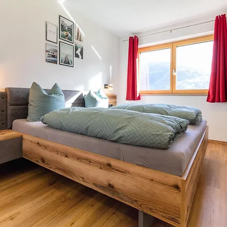 Zell Apartman