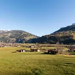 Zell *